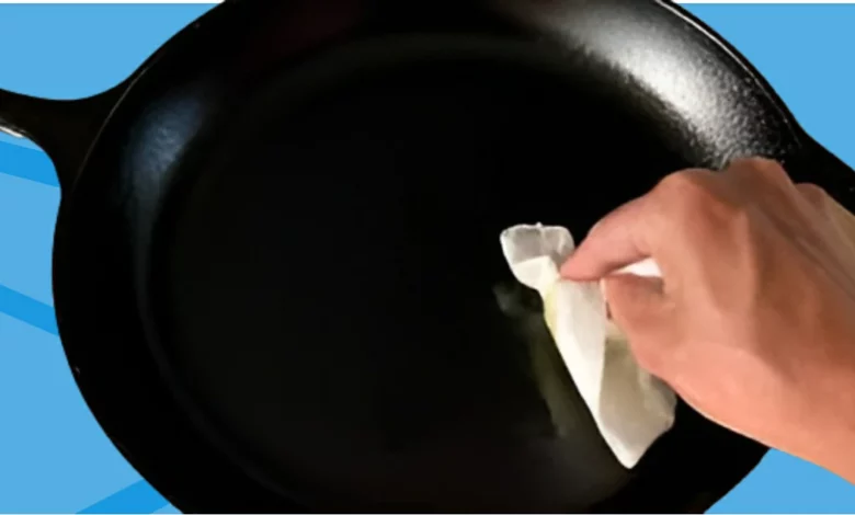 How to Clean Cast Iron Skillet